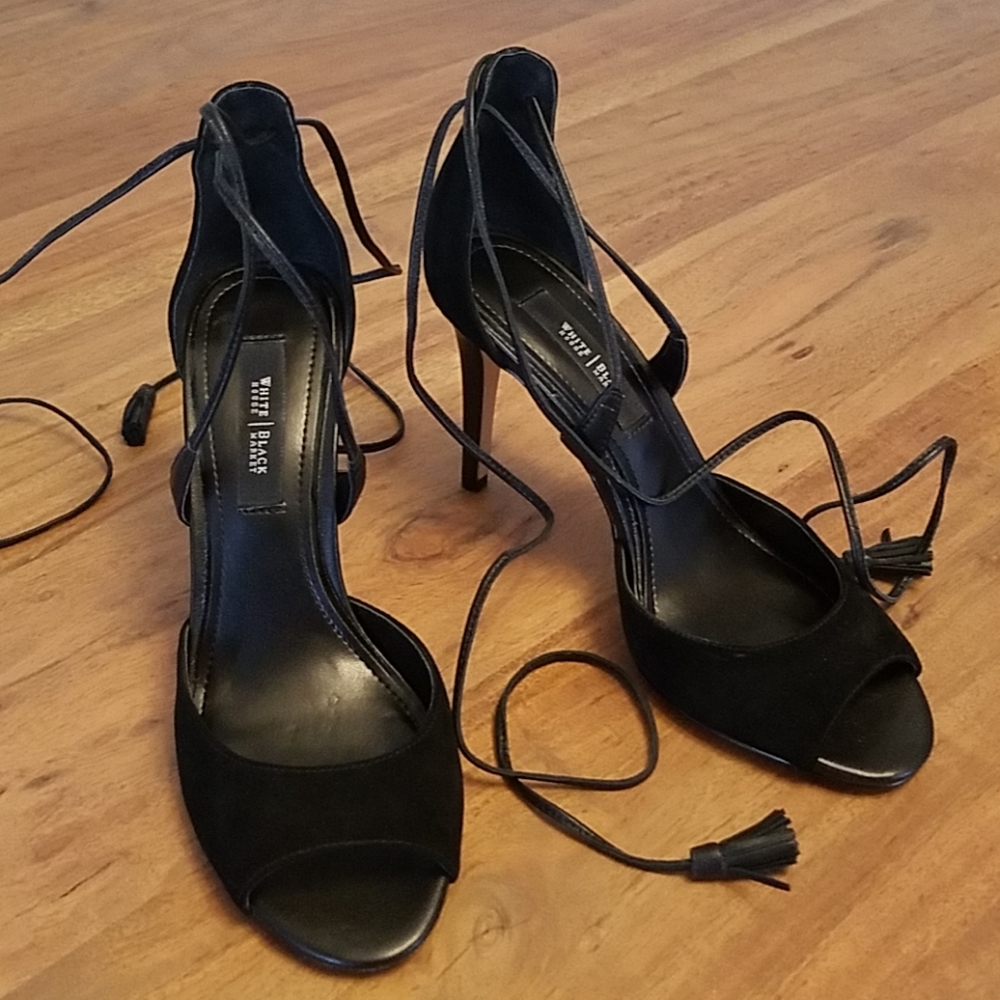 White House Black Market (Heels)